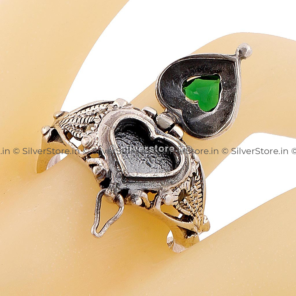 925 Antique Silver Ring With Open-Able Heart Shaped Box