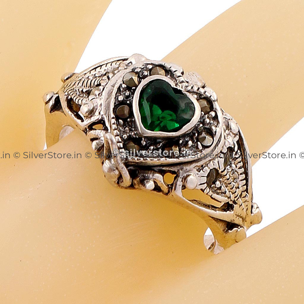925 Antique Silver Ring With Open-Able Heart Shaped Box
